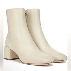 Vince Kaye Bootie Light Beige Leather 9 NWOT
